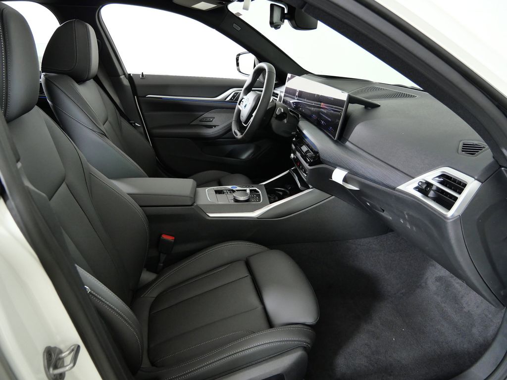 Thumbnail: 2026 BMW i4 - 20