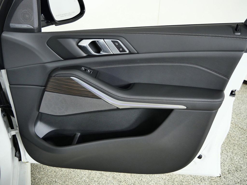 Thumbnail: 2026 BMW X5 - 19
