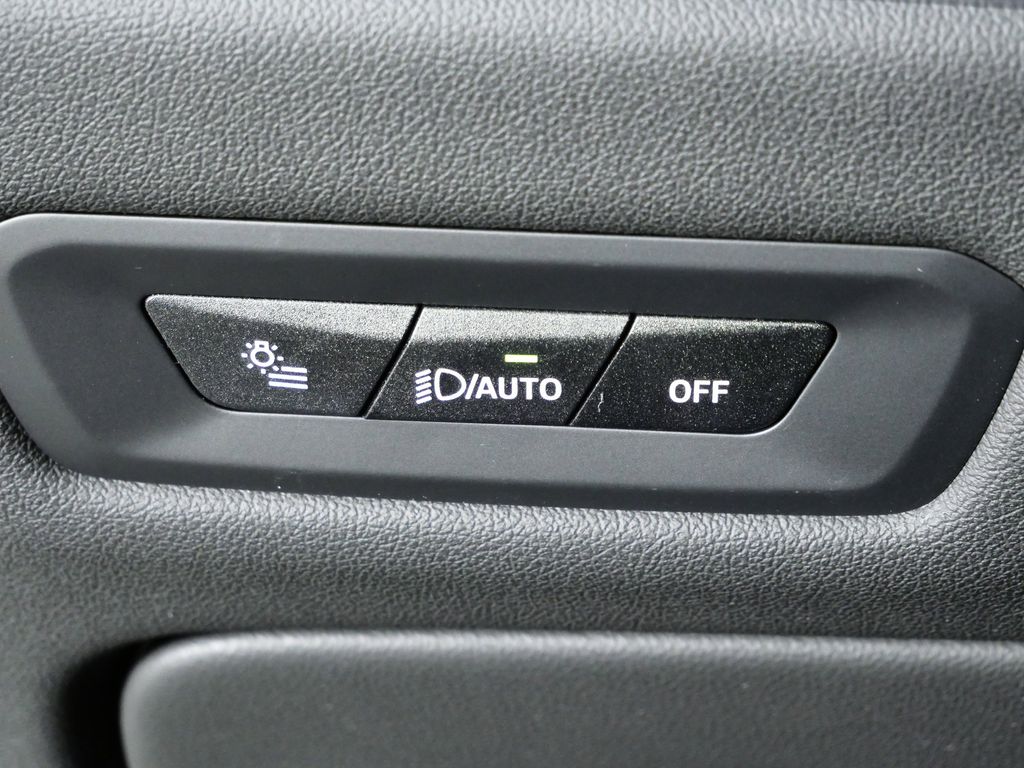 Thumbnail: 2026 BMW X5 - 40