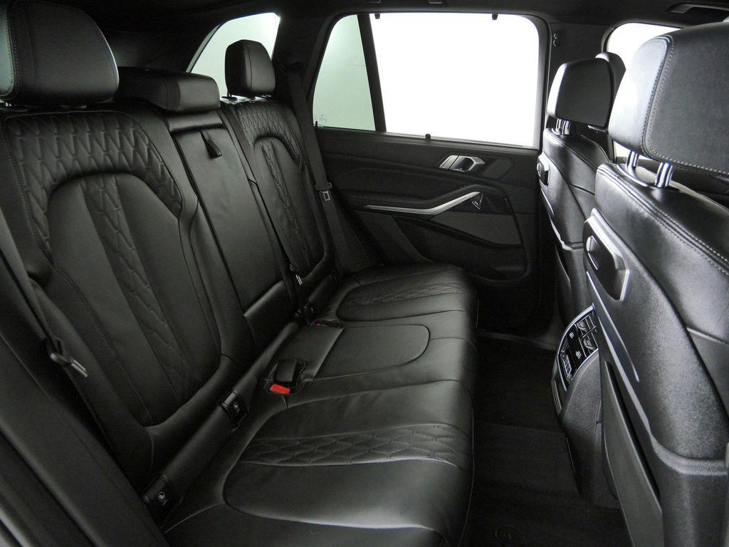 Thumbnail: 2026 BMW X5 - 27
