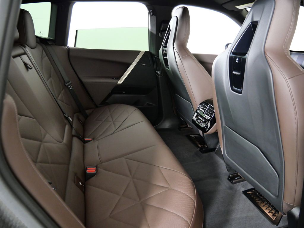 Thumbnail: 2025 BMW iX - 30