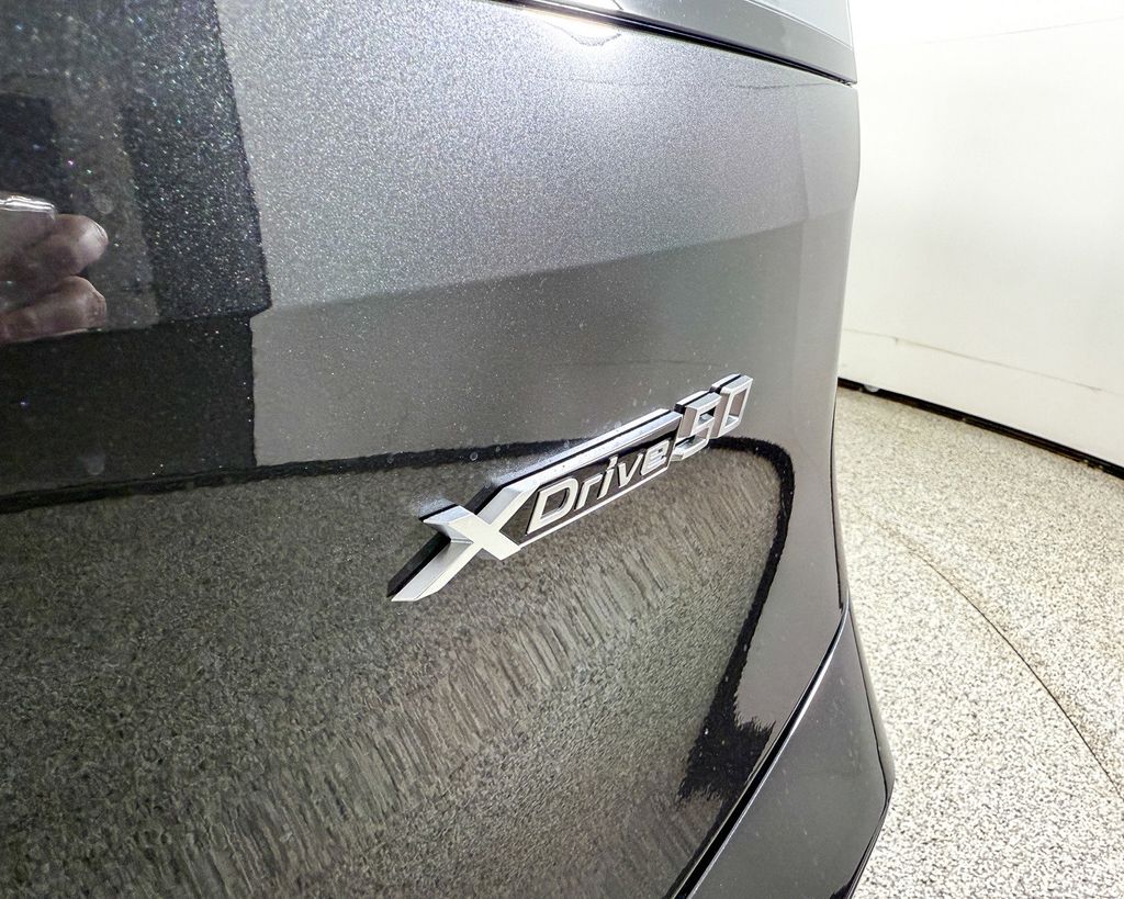 2025 BMW iX xDrive50 14
