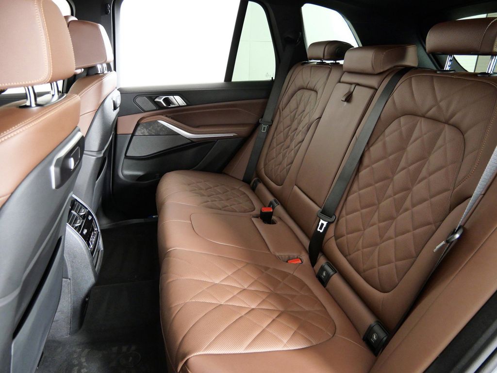 Thumbnail: 2026 BMW X5 - 33