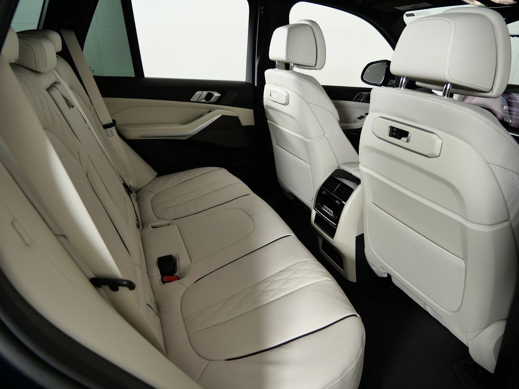 Thumbnail: 2026 BMW X5 - 26