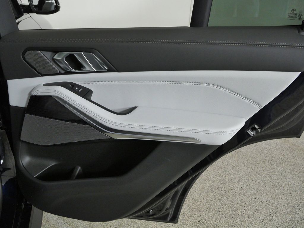 Thumbnail: 2026 BMW X5 - 25