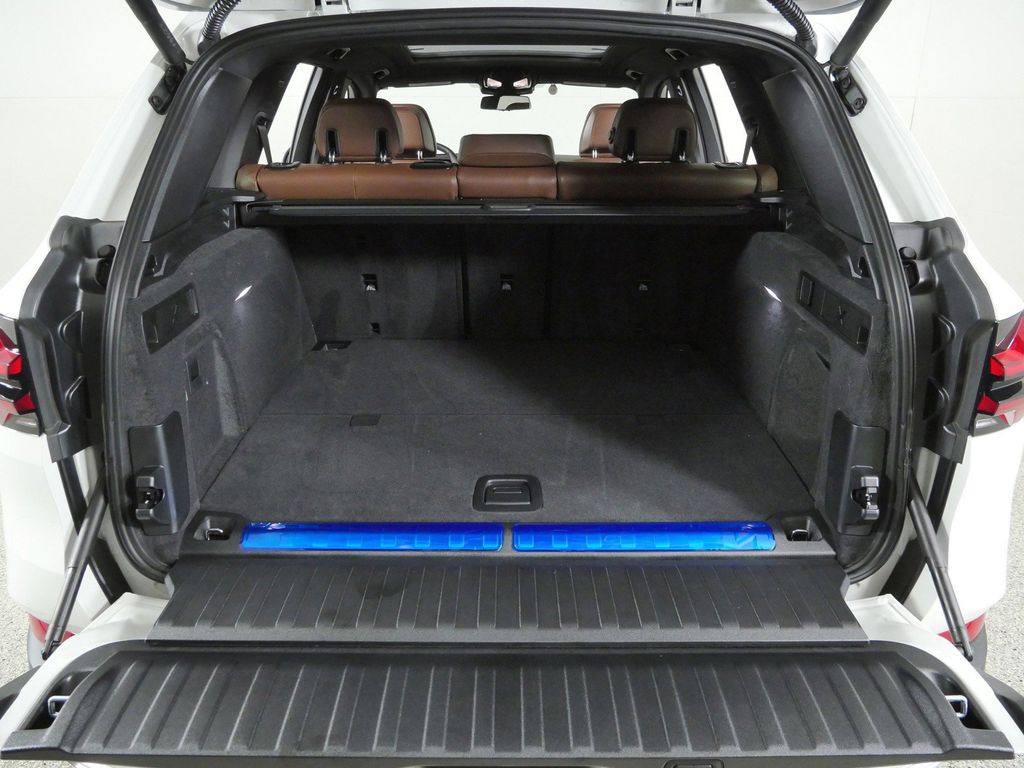Thumbnail: 2026 BMW X5 - 28