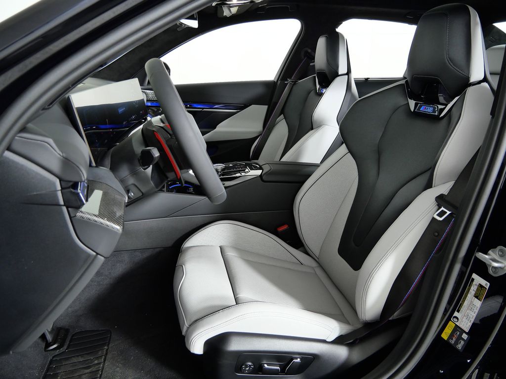 Thumbnail: 2026 BMW M5 - 34