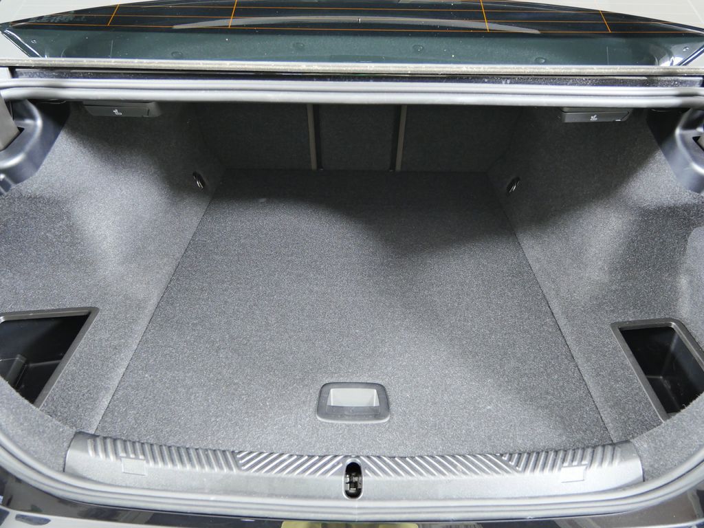 Thumbnail: 2026 BMW i5 - 31