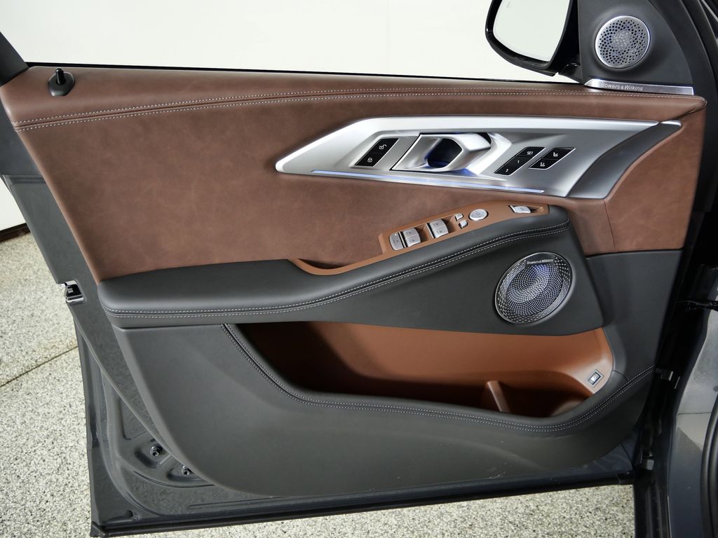 Thumbnail: 2026 BMW XM - 32