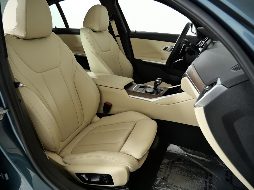 Thumbnail: 2020 BMW 3 Series - 22