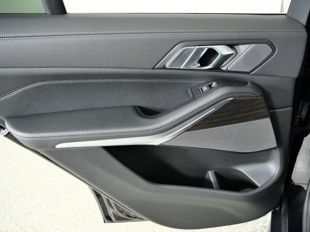 Thumbnail: 2026 BMW X5 - 32