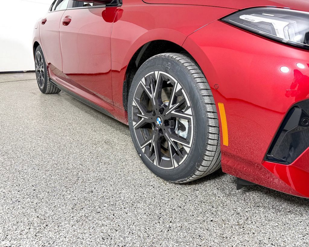 Thumbnail: 2025 BMW 2 Series - 11