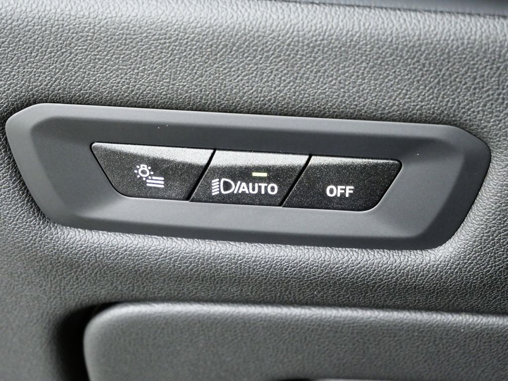 Thumbnail: 2026 BMW X5 - 40