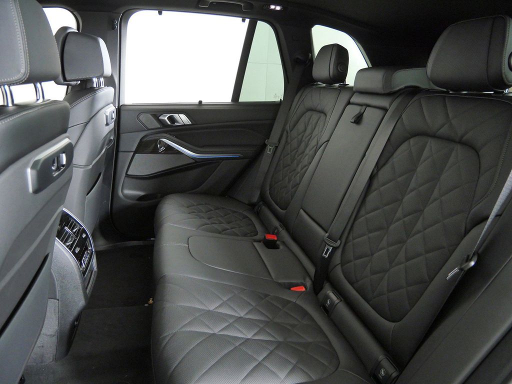 Thumbnail: 2026 BMW X5 - 33