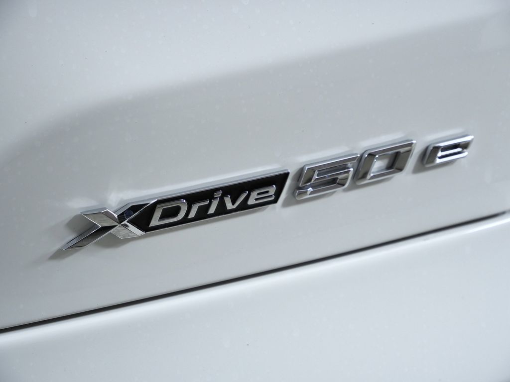 Thumbnail: 2026 BMW X5 - 12