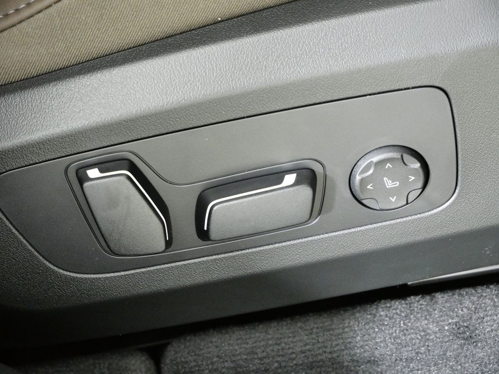 Thumbnail: 2026 BMW X3 - 21