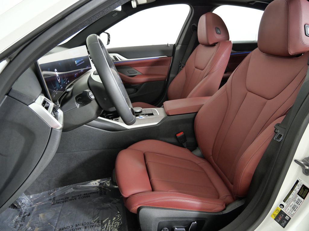 Thumbnail: 2025 BMW i4 - 39