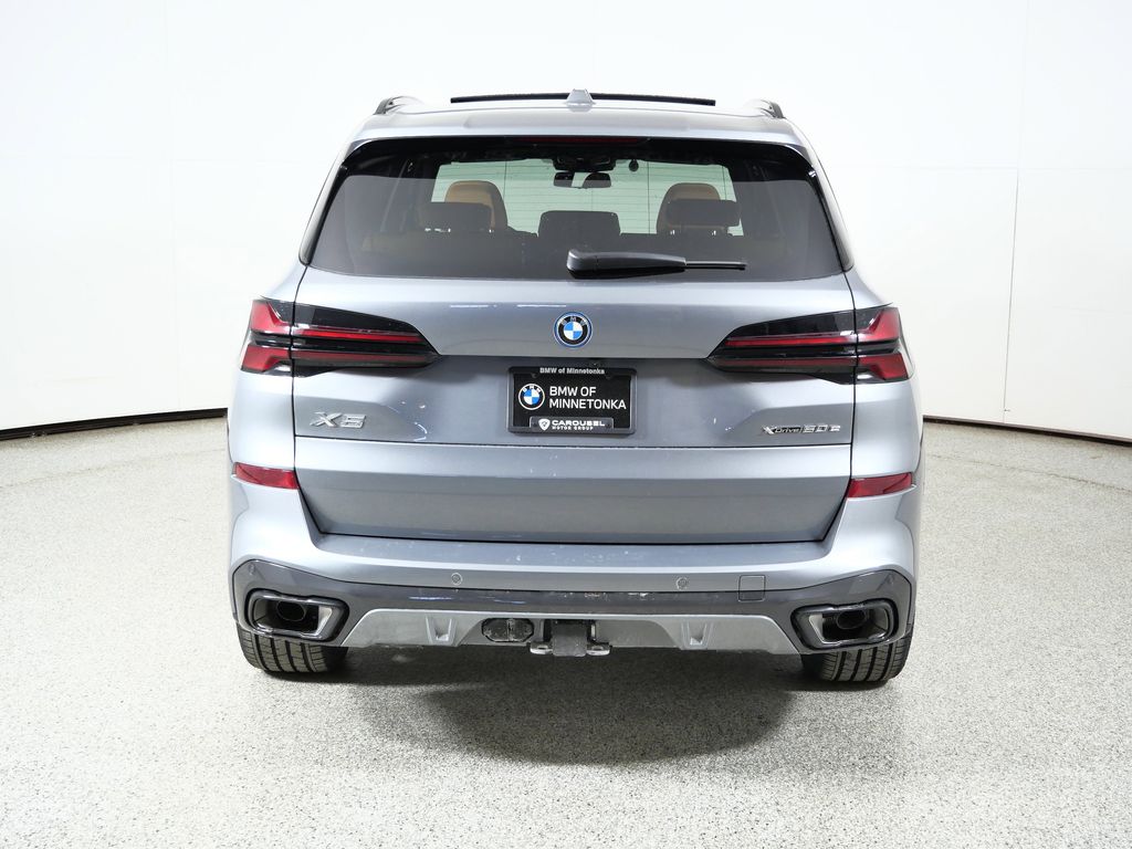 Thumbnail: 2026 BMW X5 - 10