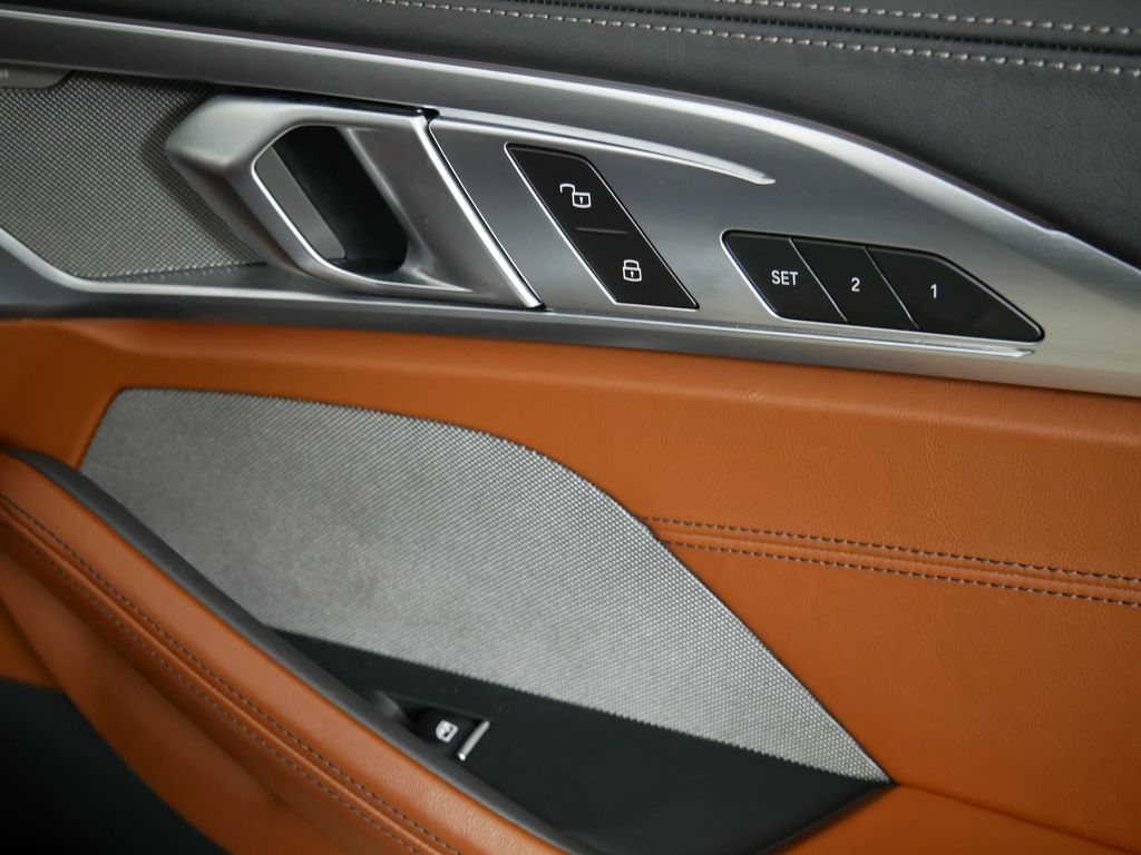 Thumbnail: 2022 BMW 8 Series - 24