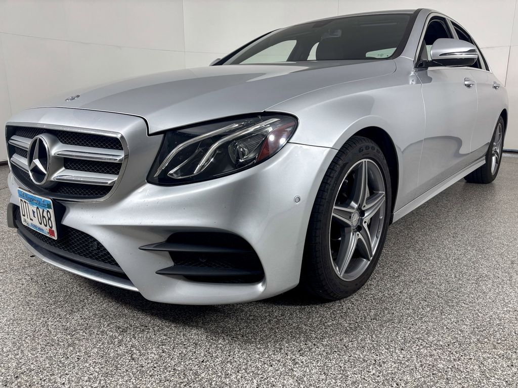 Thumbnail: 2017 Mercedes-Benz E-Class - 5