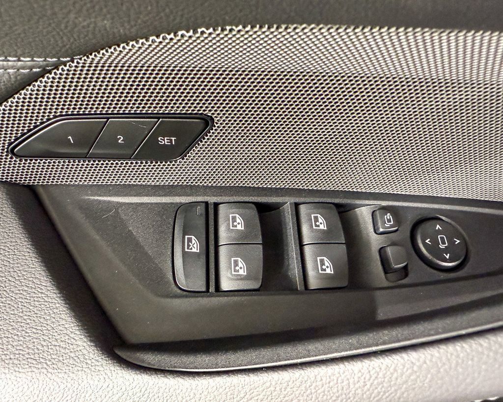 Thumbnail: 2025 BMW i4 - 38