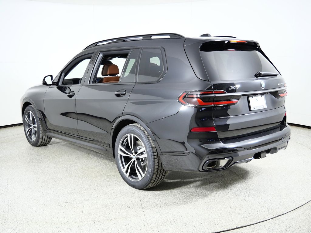 Thumbnail: 2026 BMW X7 - 14