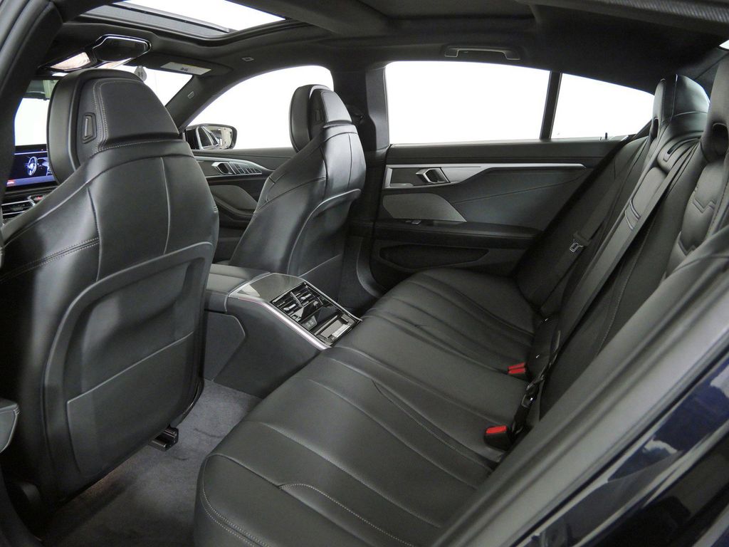 Thumbnail: 2026 BMW 8 Series - 30