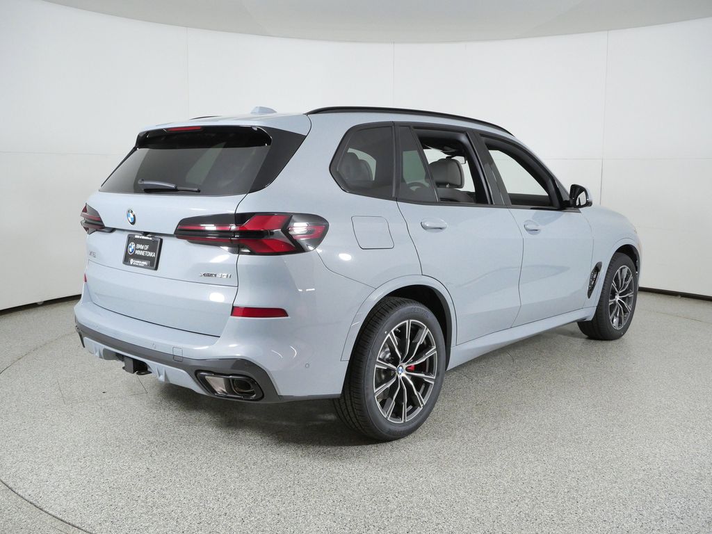 Thumbnail: 2026 BMW X5 - 9