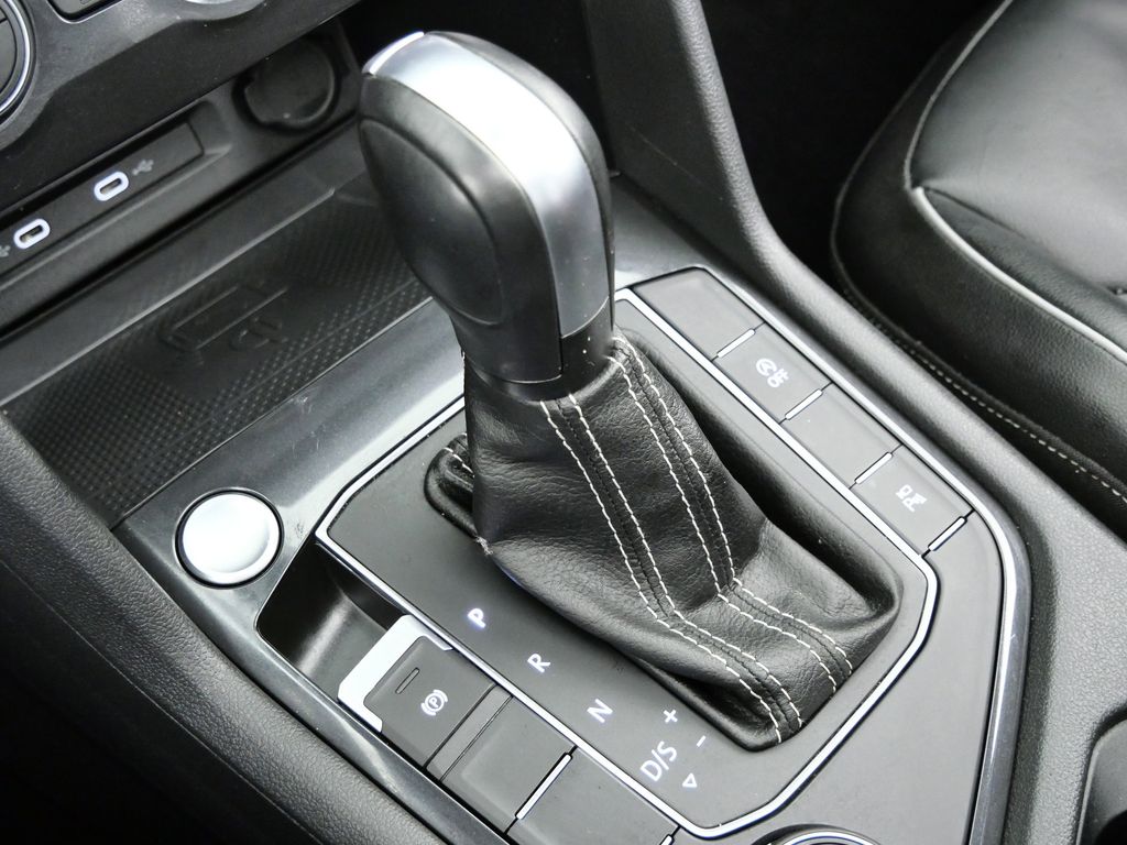 Thumbnail: 2021 Volkswagen Tiguan - 48