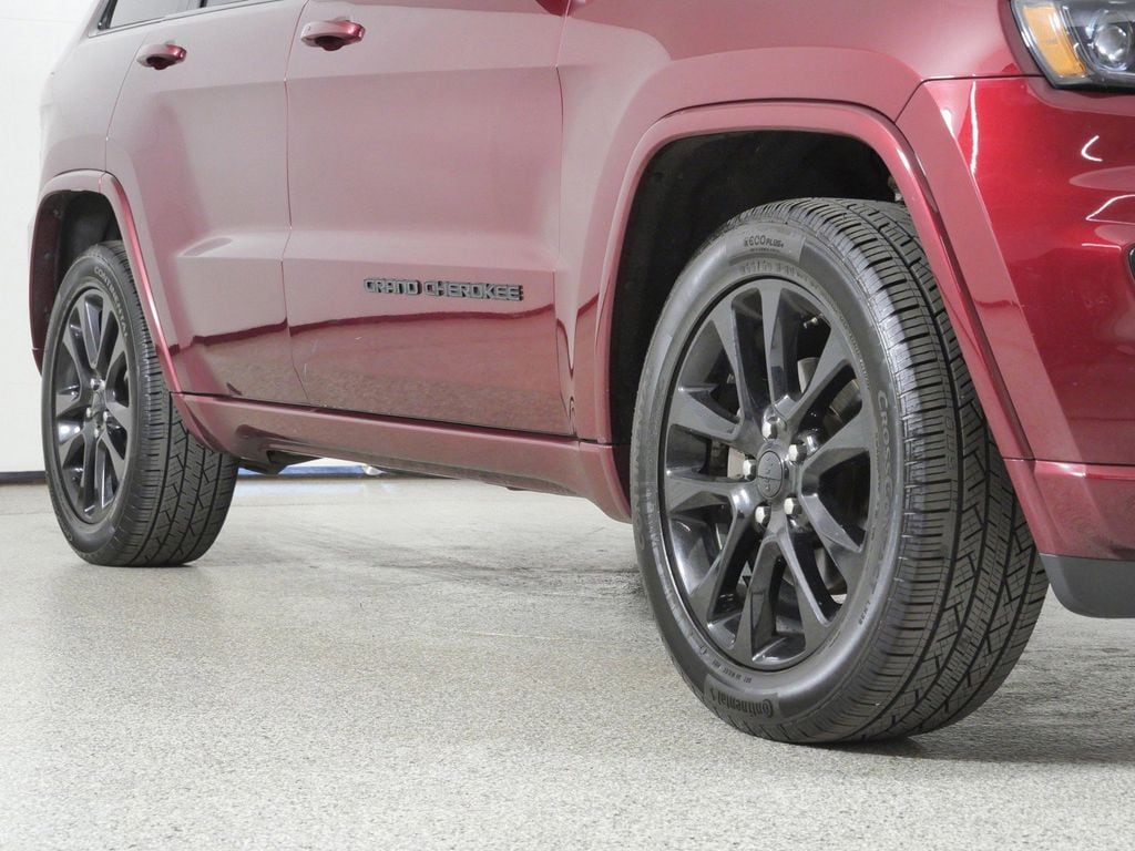 Thumbnail: 2017 Jeep Grand Cherokee - 6