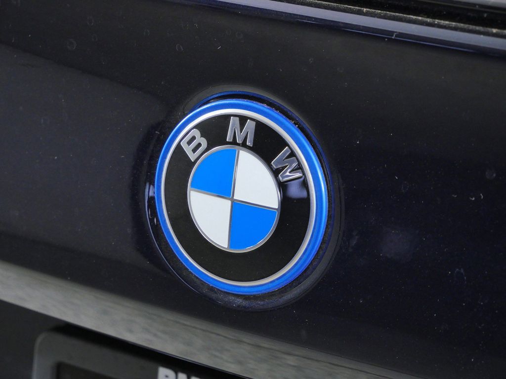 Thumbnail: 2027 BMW 5 Series - 11