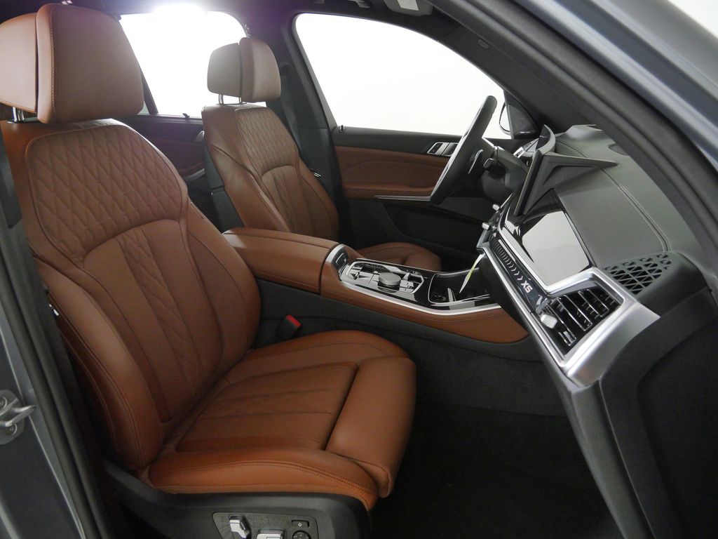 Thumbnail: 2026 BMW X5 - 21