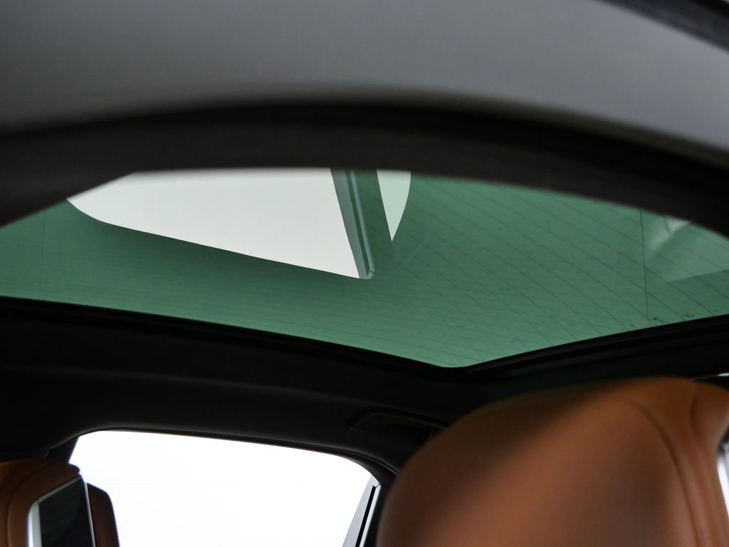 Thumbnail: 2026 BMW 7 Series - 19