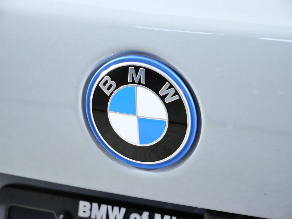 Thumbnail: 2026 BMW X5 - 13