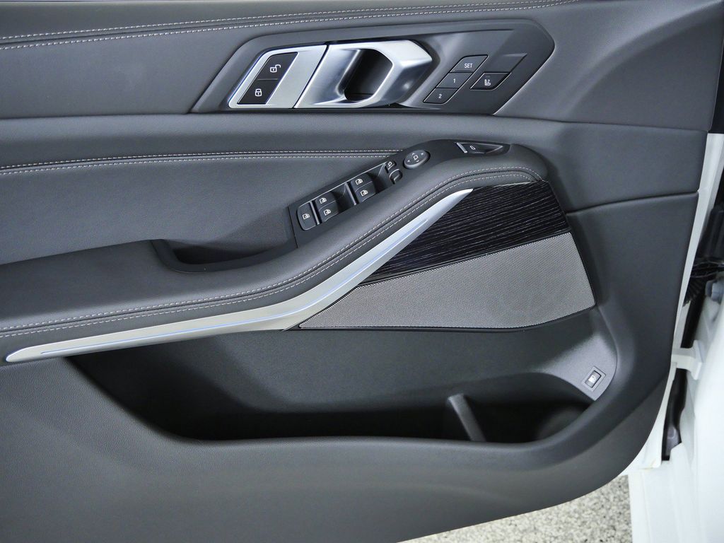 Thumbnail: 2026 BMW X5 - 34