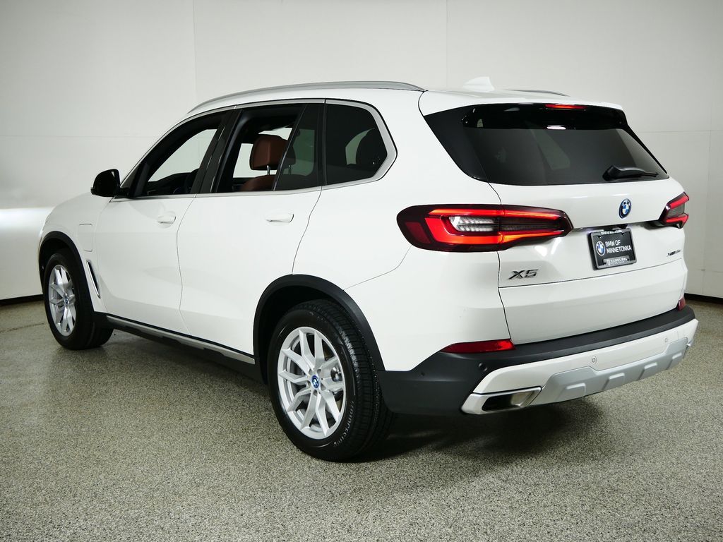 Thumbnail: 2023 BMW X5 - 16