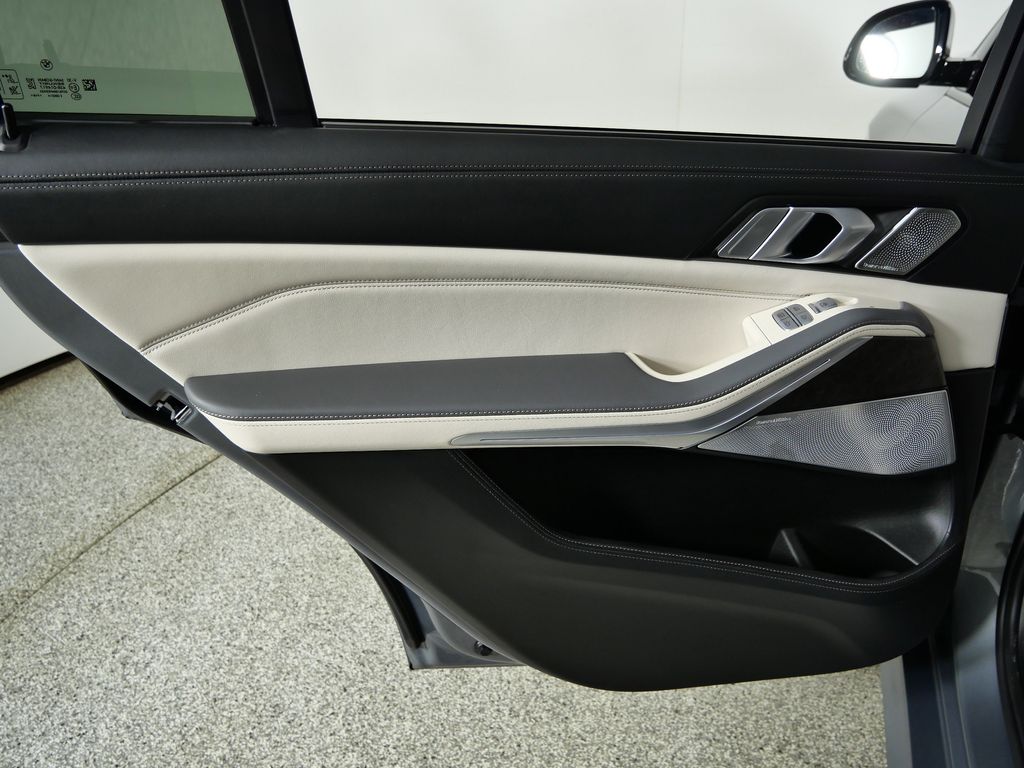 Thumbnail: 2023 BMW X7 - 38