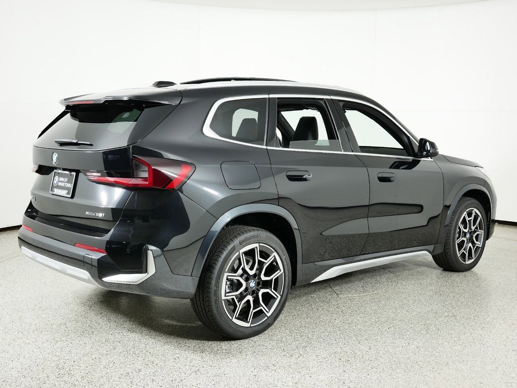 Thumbnail: 2025 BMW X1 - 8
