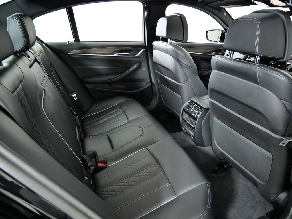 Thumbnail: 2023 BMW 5 Series - 30