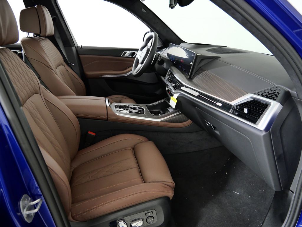 Thumbnail: 2026 BMW X7 - 20