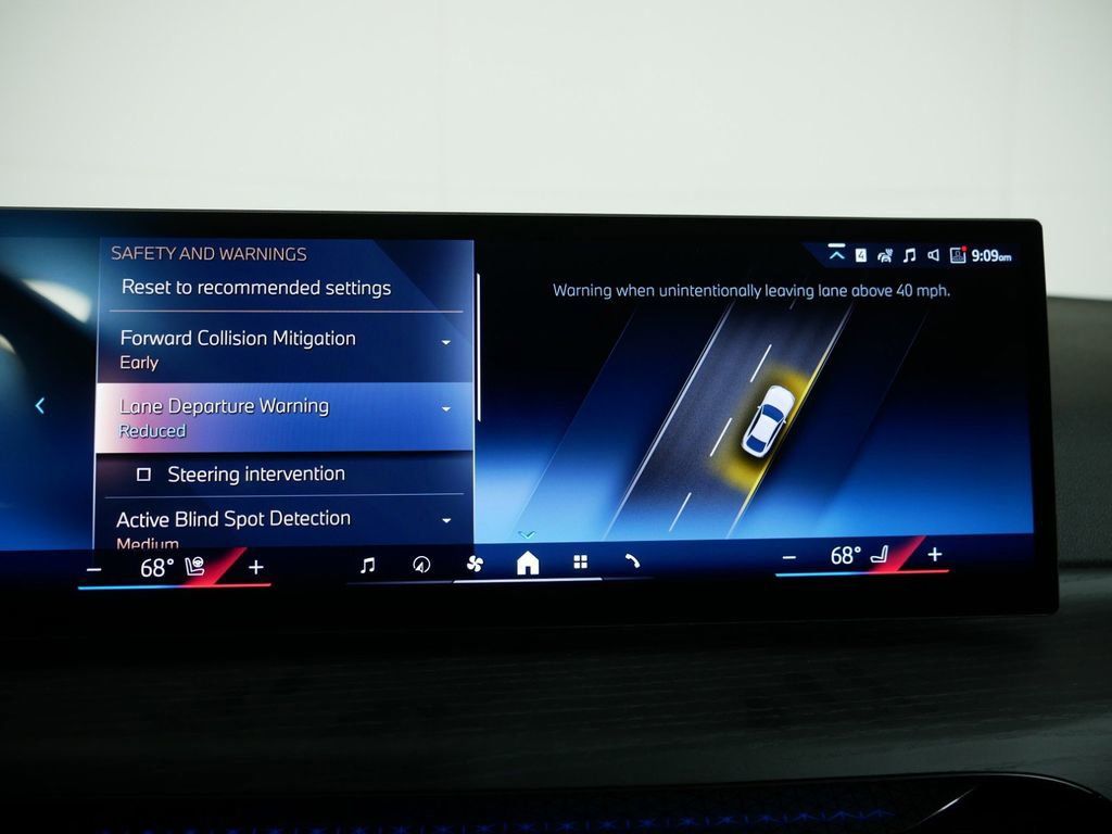 Thumbnail: 2025 BMW i4 - 44