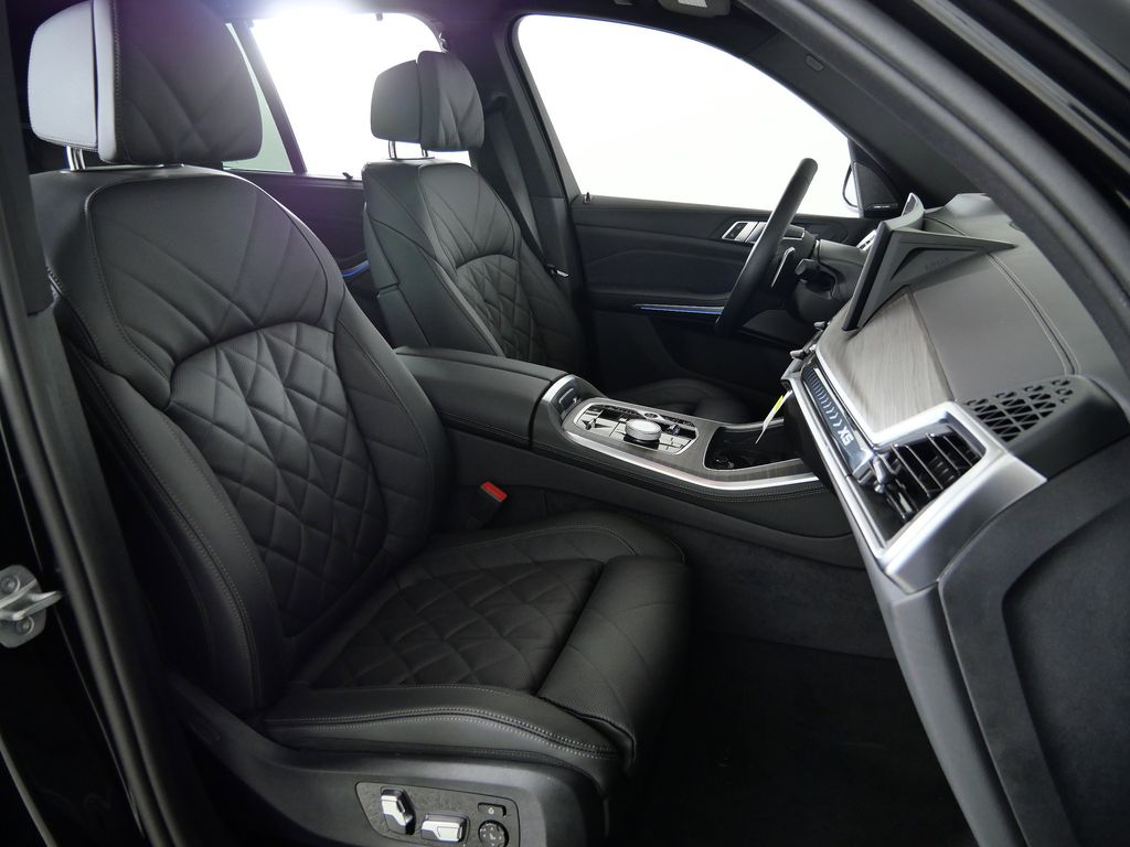 Thumbnail: 2026 BMW X5 - 21