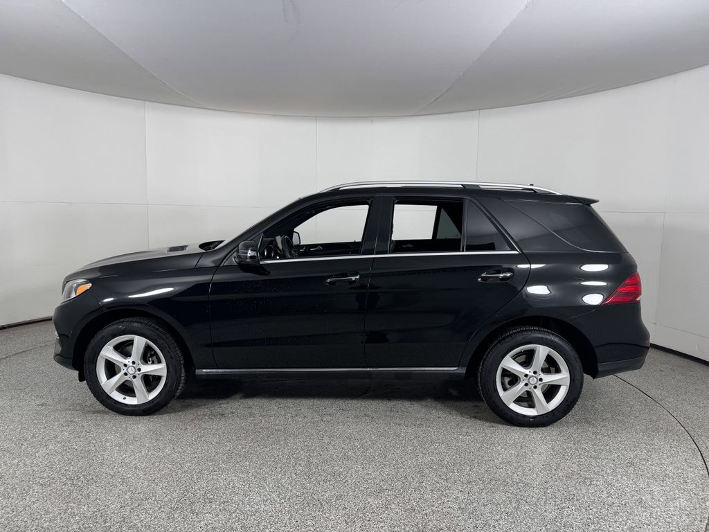 Thumbnail: 2017 Mercedes-Benz GLE - 6