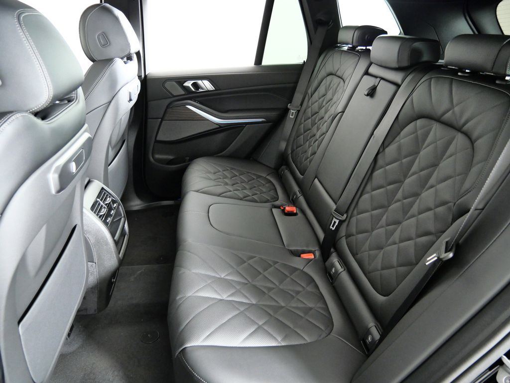 Thumbnail: 2026 BMW X5 - 33