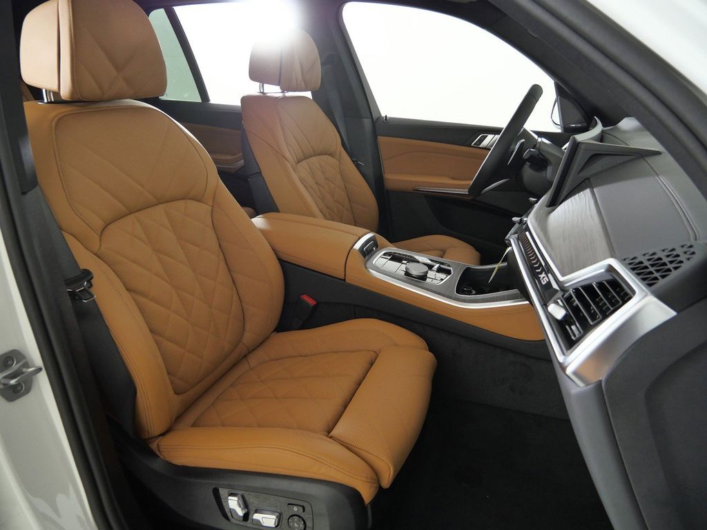 Thumbnail: 2026 BMW X5 - 21