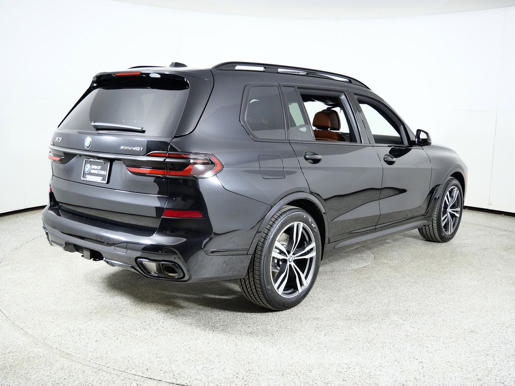 Thumbnail: 2026 BMW X7 - 9