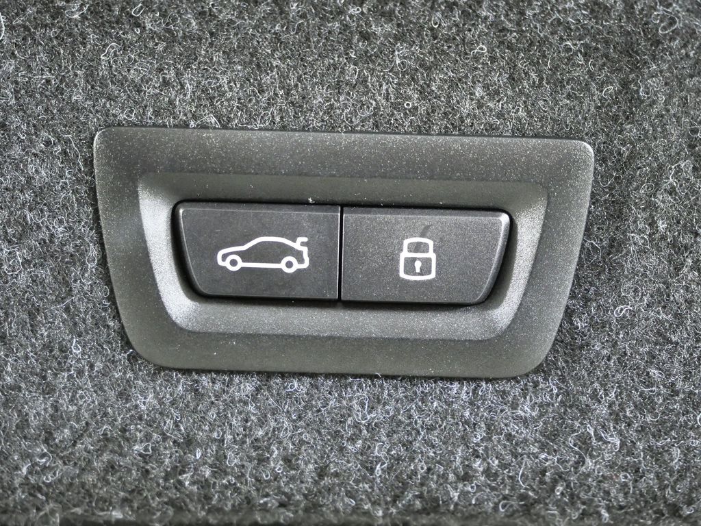 Thumbnail: 2025 BMW 4 Series - 32