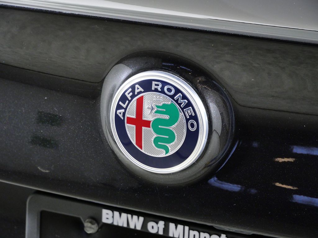 Thumbnail: 2017 Alfa Romeo Giulia - 12