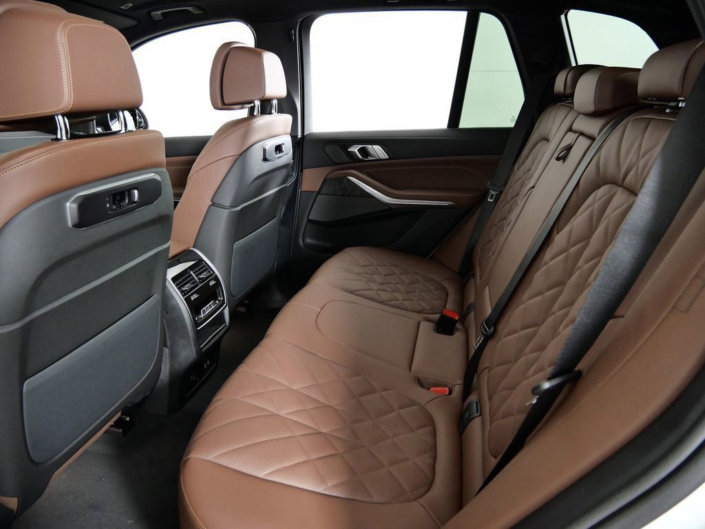 Thumbnail: 2026 BMW X5 - 33