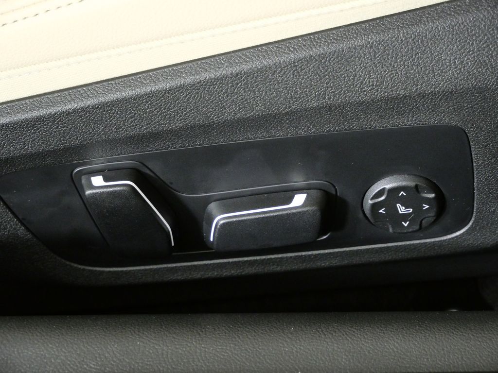 Thumbnail: 2026 BMW 4 Series - 22